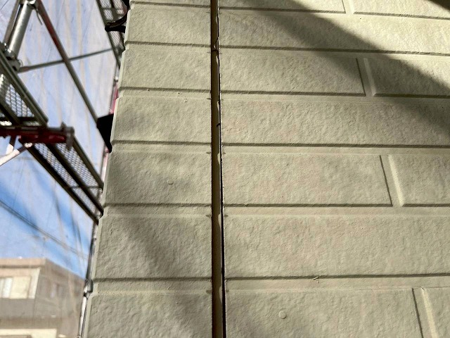 明石市　コーキングが痩せた様子